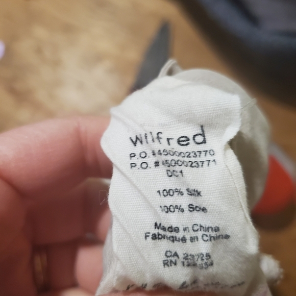 Wilfred Aritzia silk stripe shorts - Picture 3 of 8